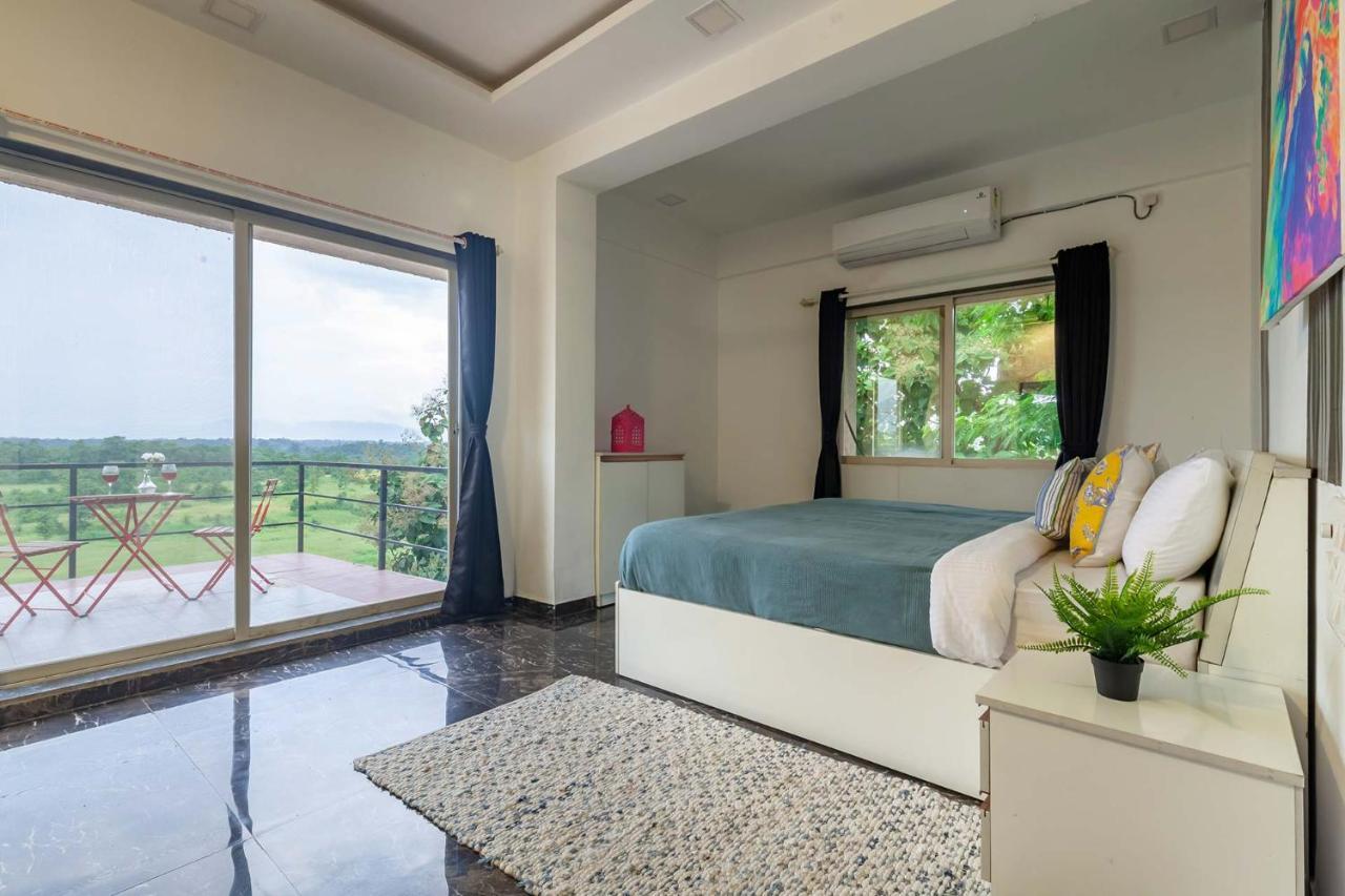 Stayvista'S Vine & Splash - Riverside Villa With An Infinity Pool And Indoor Games Karjat Buitenkant foto