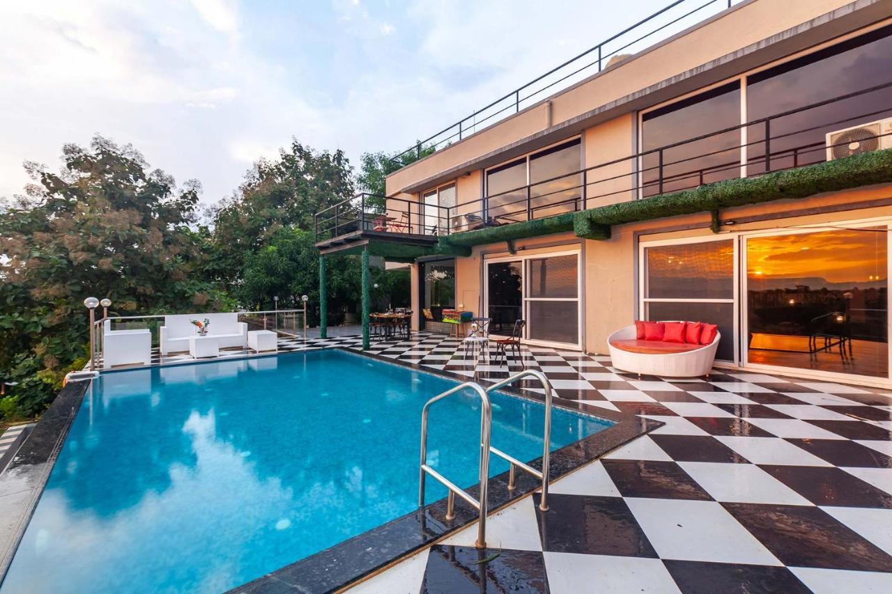 Stayvista'S Vine & Splash - Riverside Villa With An Infinity Pool And Indoor Games Karjat Buitenkant foto