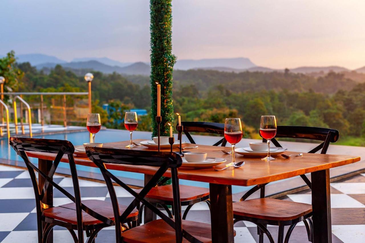 Stayvista'S Vine & Splash - Riverside Villa With An Infinity Pool And Indoor Games Karjat Buitenkant foto