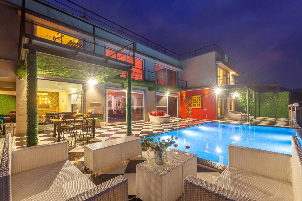 Stayvista'S Vine & Splash - Riverside Villa With An Infinity Pool And Indoor Games Karjat Buitenkant foto